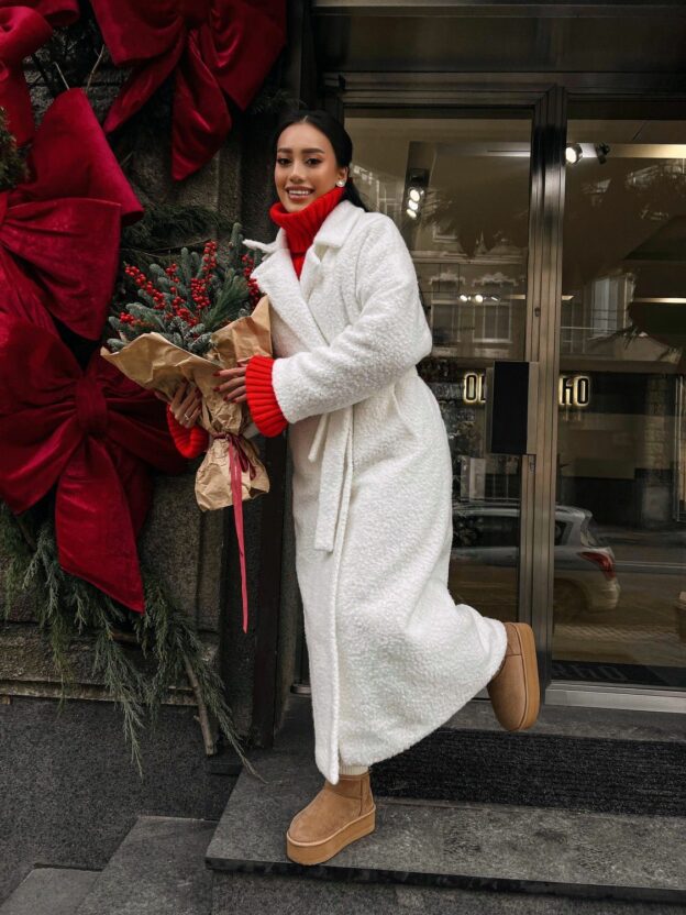 Model wearing Long white winter coat