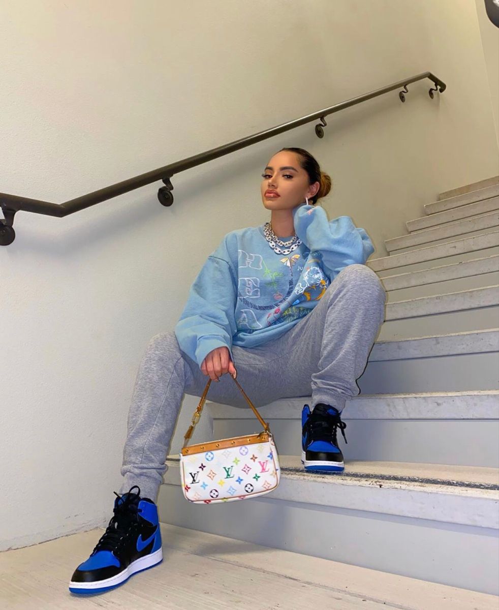 Oversized fashion in 2025