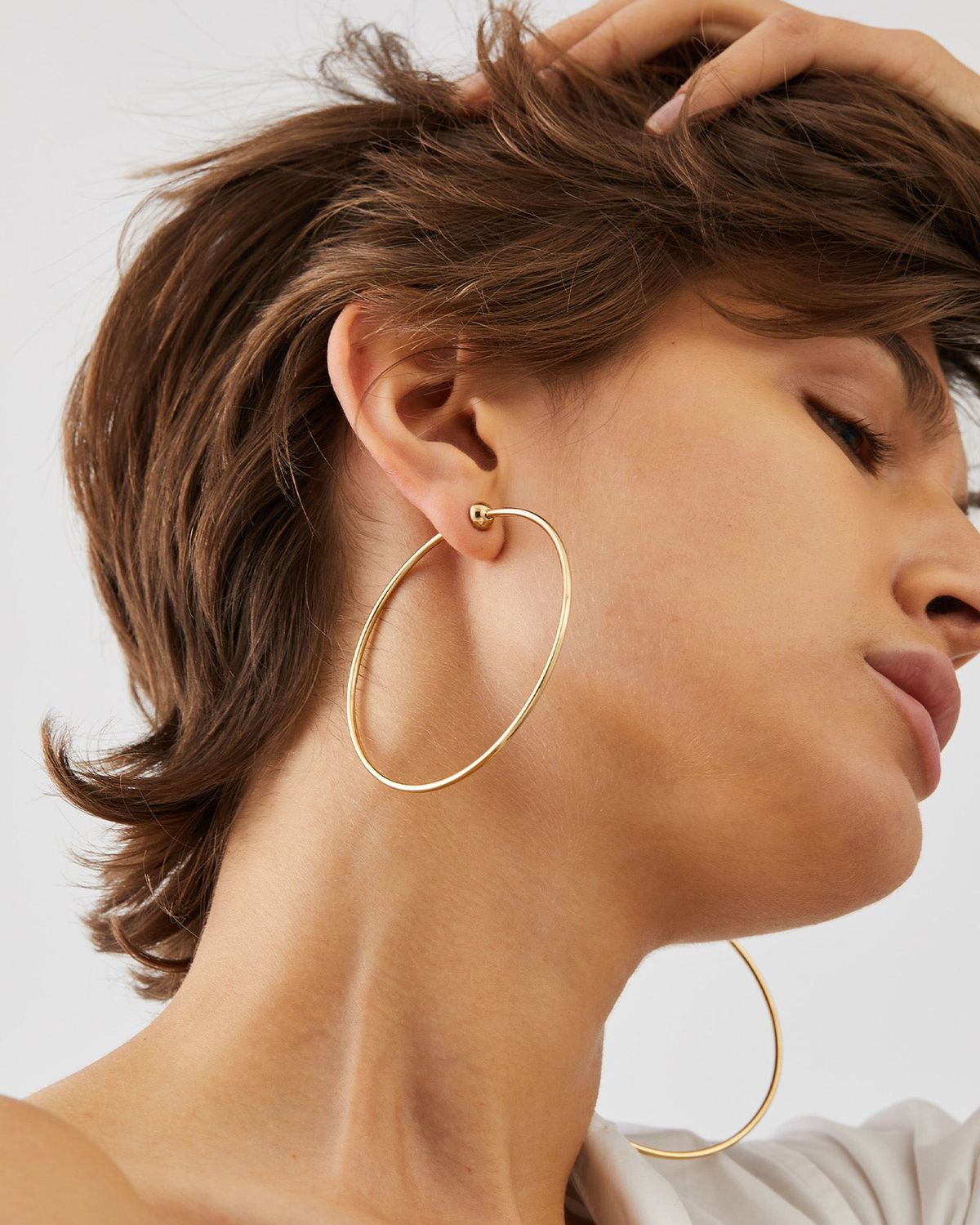 Christmas Jewelry Trends: Minimal Gold The Everyday Luxe.