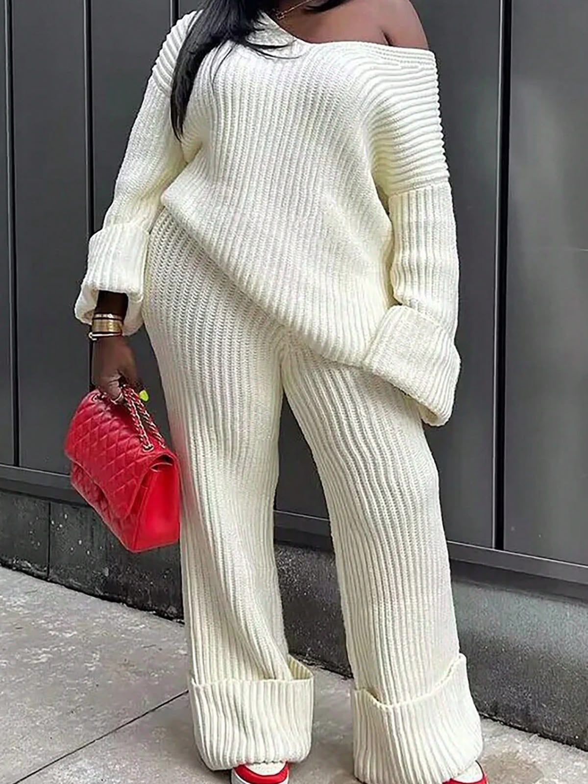 Statement Bags: Match the Mood, Not the Color