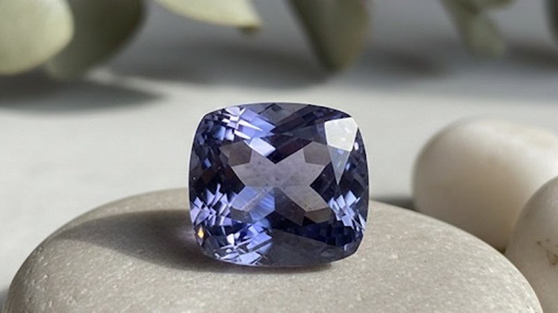 Tanzanite stone