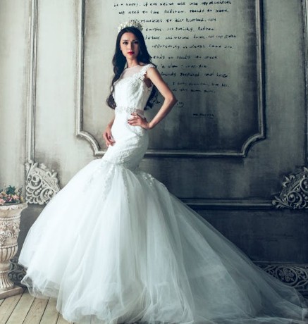  timeless wedding dress styles Thigh down train 