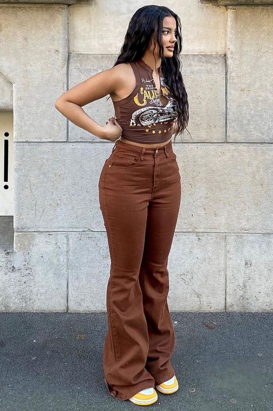 Vintage-Inspired Outfits - flared pants + sleeveless top
