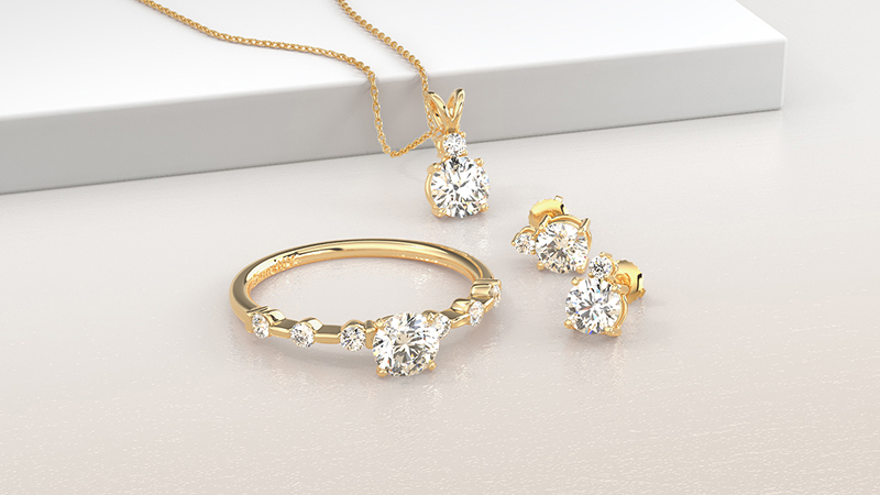 Lab-made diamonds jewelry