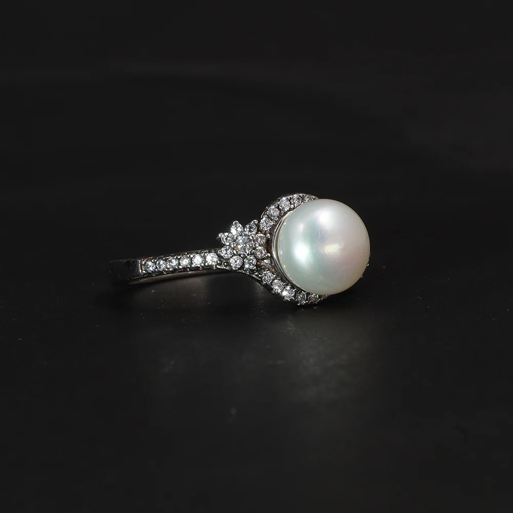 unique diamond ring designs with pearl 