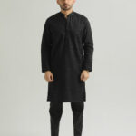 model in Shalwar Kameez