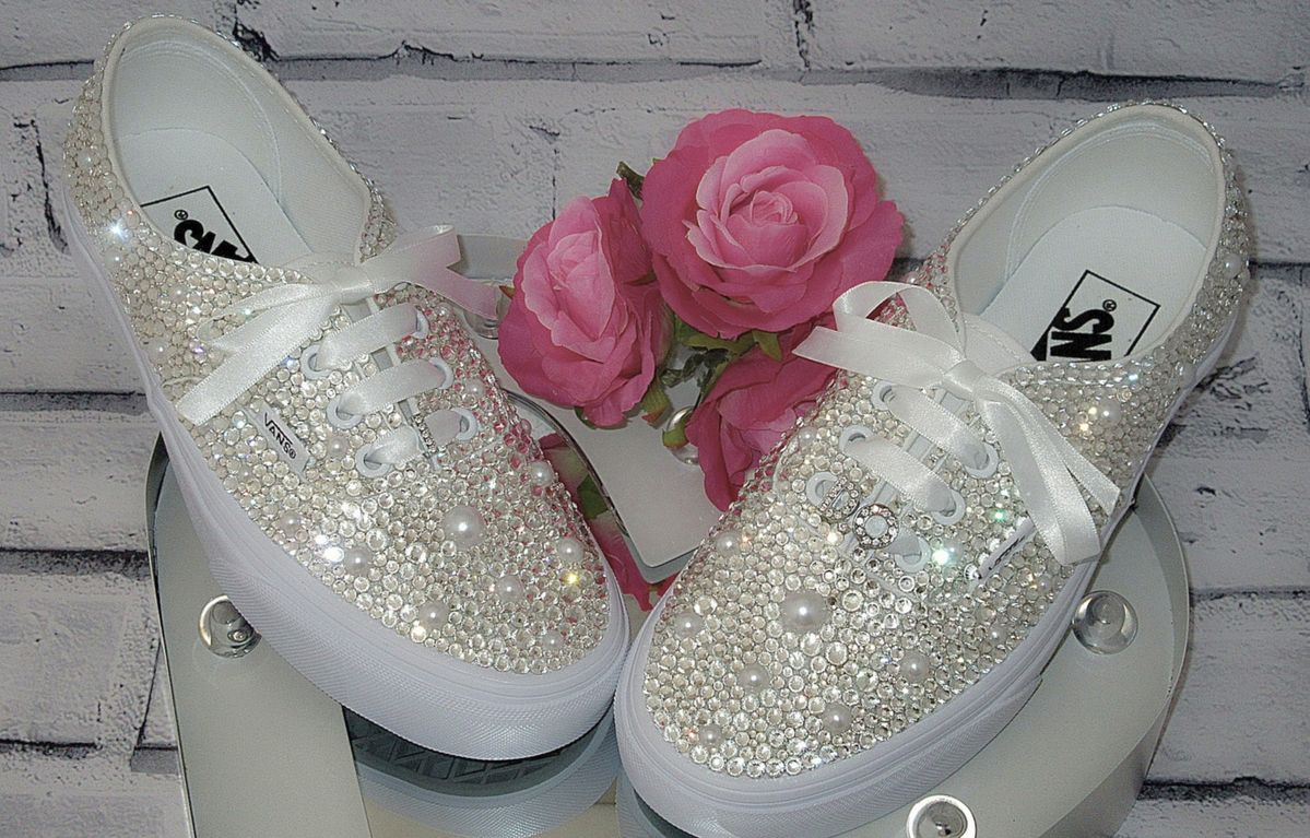 Basic Sneakers with rhinestones