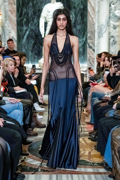 Model in Depetsa on the runway