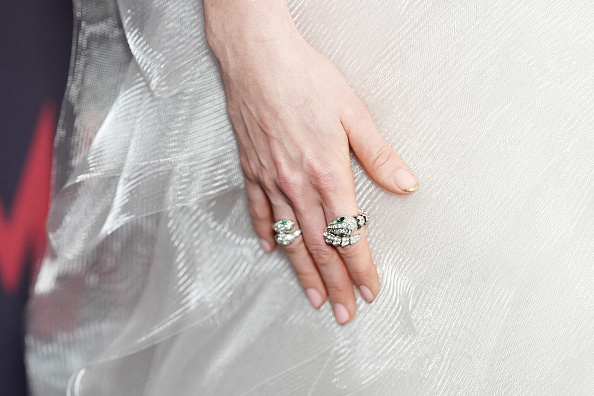 Anne Hathaway accessorized her look with two exquisite rings from Bvlgari’s Serpenti High Jewelry collection.