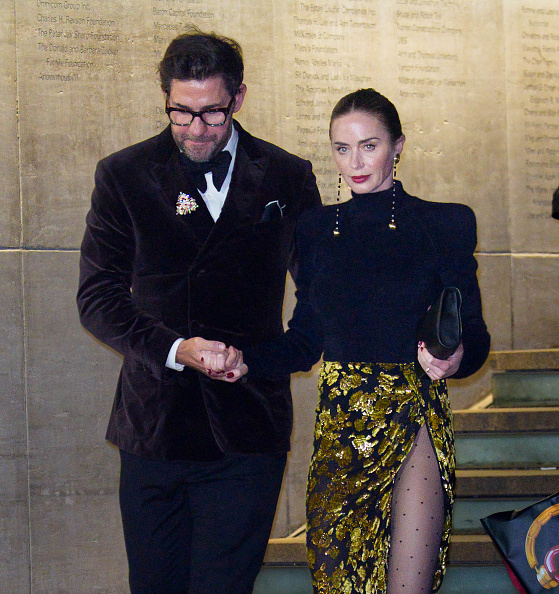 For her second appearance, the actress from “The Smashing Machine” wore a complete ready-to-wear runway look, modeled by Elise Kouzou, from the Balmain collection.