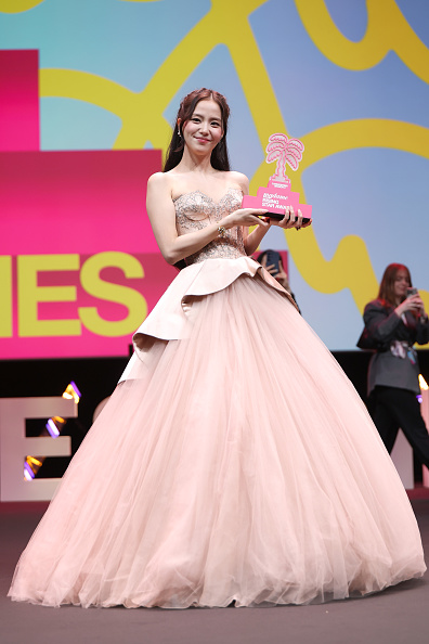Kim Ji-soo, known as Blackpink Jisoo, didn’t just step into the spotlight at the 9th Cannes Series International Festival’s Opening Pink Carpet Ceremony in a Miss Sohee haute couture gown.