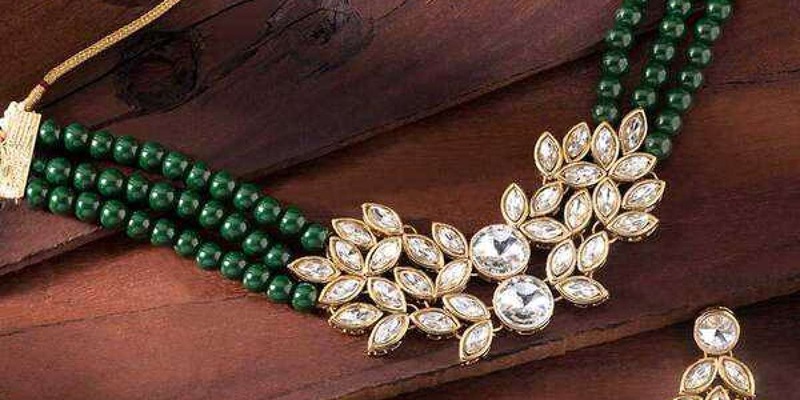 The Kundan Locket Set