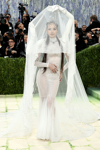 BLACKPINK’s Lisa at the 2026 Met Gala in Robert Wun Couture and David Koma!