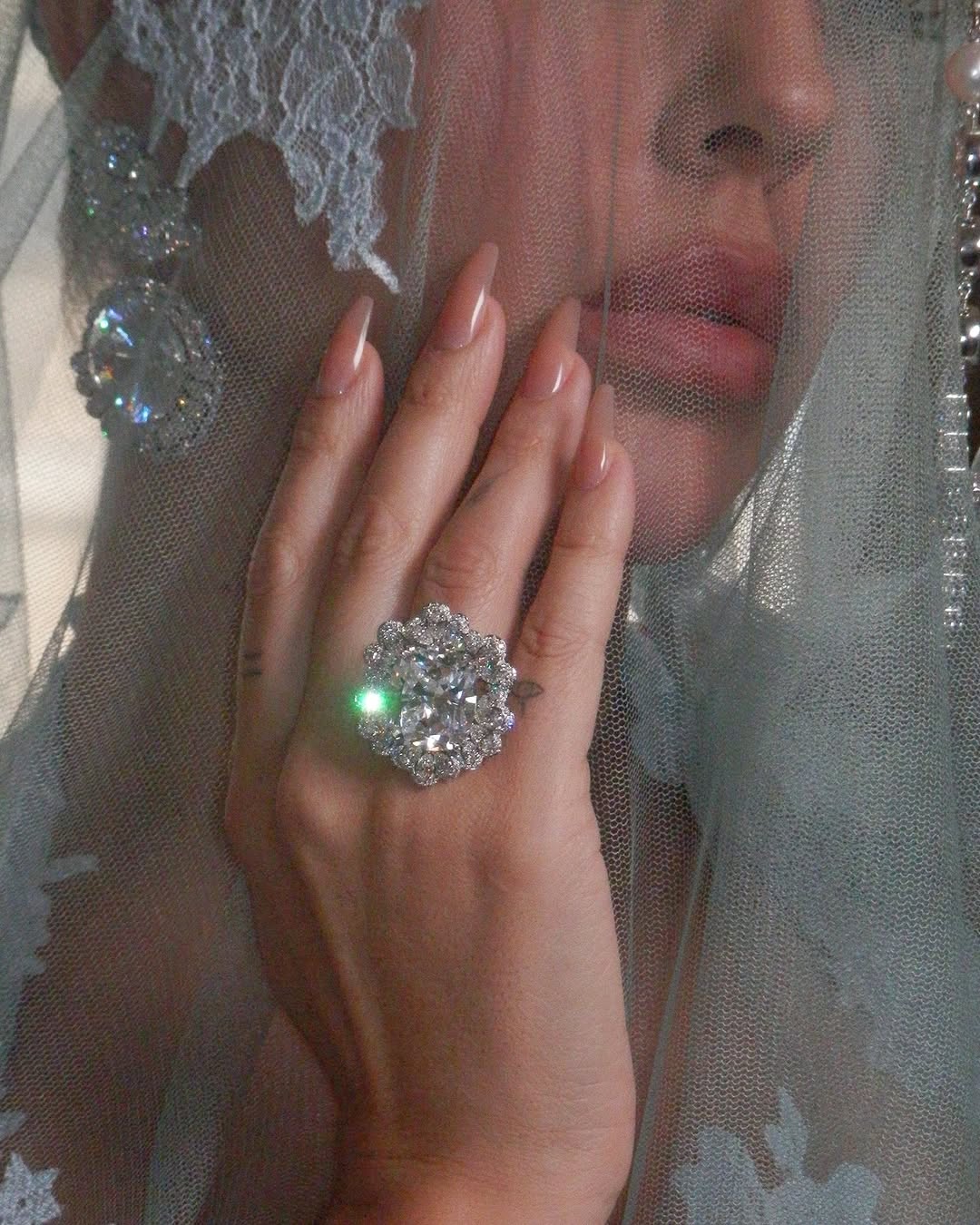 At the 2026 Met Gala: Costume Art red carpet, Georgina Rodríguez captivated attendees in a Ludovic de Saint Sernin veil, complemented by earrings and a ring inspired by Chopard’s Garden of Kalahari high jewelry collection.