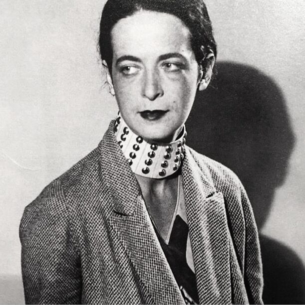 In 1930, Man Ray captured Marjorie Seabrook wearing a silver-studded choker—an iconic design later reimagined by Louis Vuitton and worn by BLACKPINK’s Lisa during her “Always Lalisa” appearance at the Toronto International Film Festival.