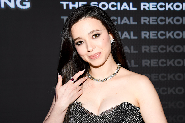 Mikey Madison elevated the ensemble with a platinum necklace accented by 18-karat white and yellow gold, paired with matching diamond earrings from Tiffany & Co.’s Bird on a Rock collection.