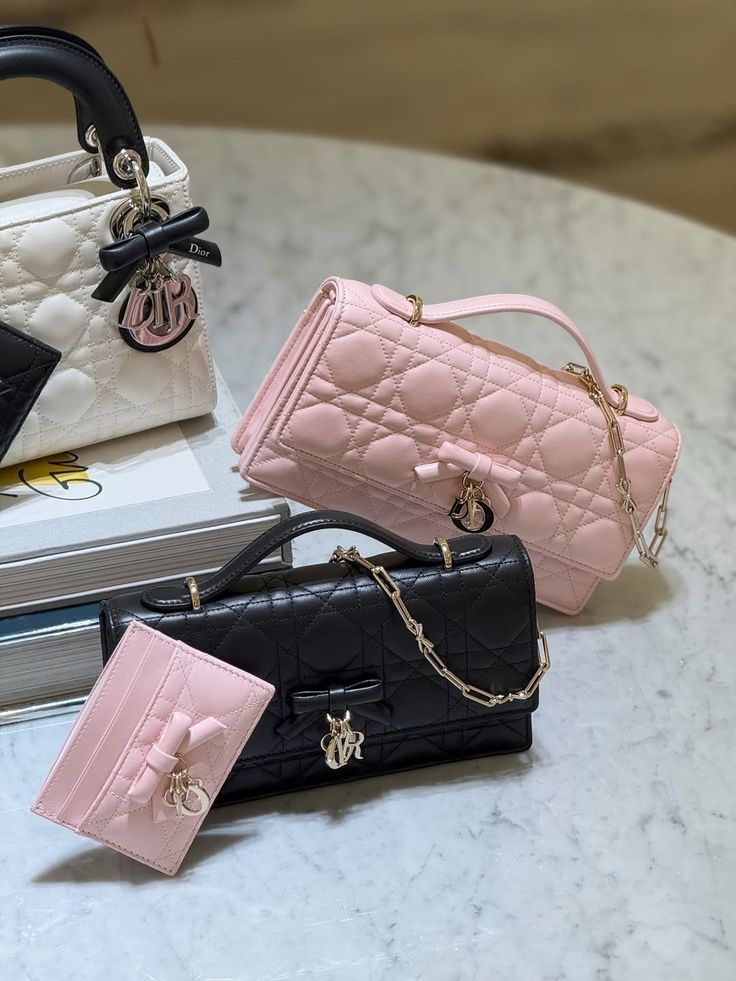 Handbag Style & Fashion Inspiration